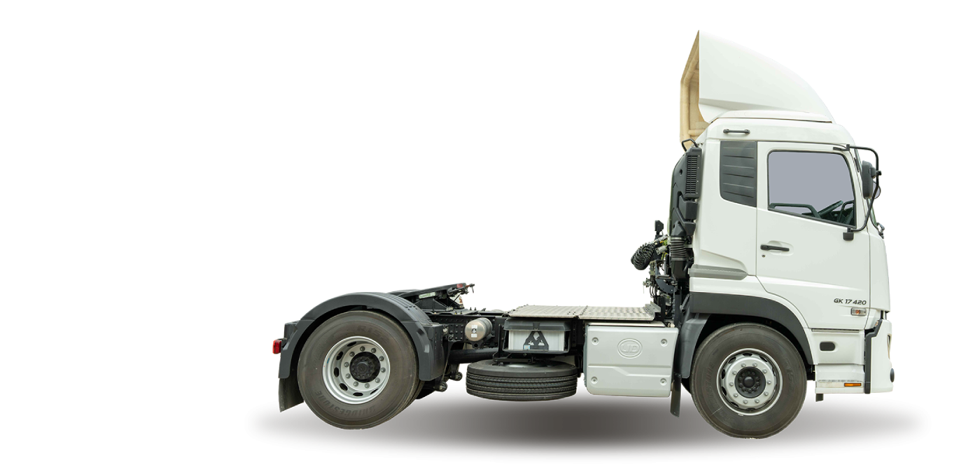 白色大型貨車頭側面