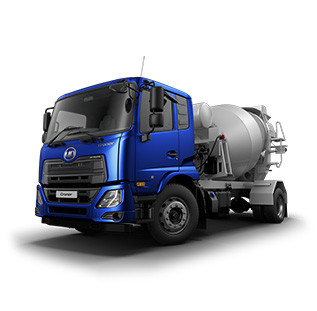 Asul na cement mixer truck na moderno ang disenyo.